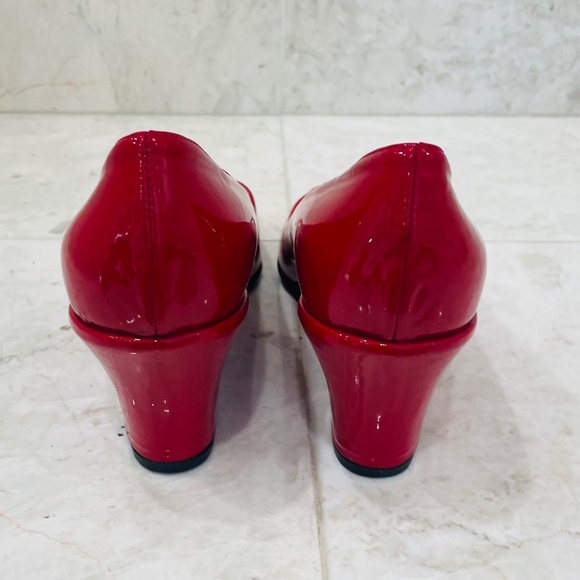 TARYN ROSE {39.5} Red Wedge Patent Leather Peep Toe Candy Apple Red "Daelyn" - Picture 4 of 14